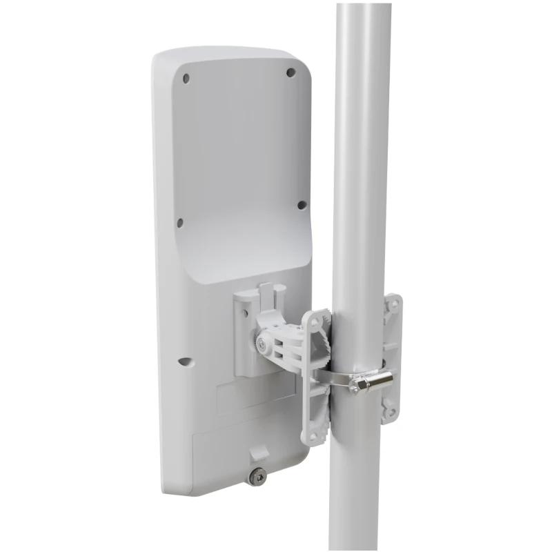 MikroTik mANTBox ax 15s WiFi6 1xGbE 1x2.5G SFP Saída - Imagem de Detalhe 1
